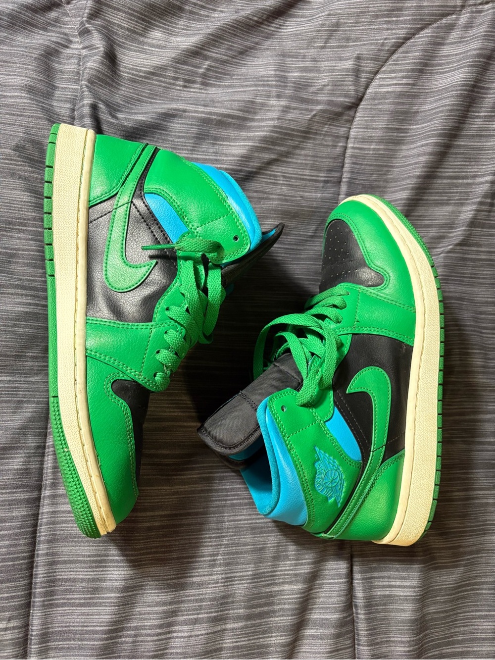 Nike air Jordan Green, Black & Blue High-Top Sneakers
